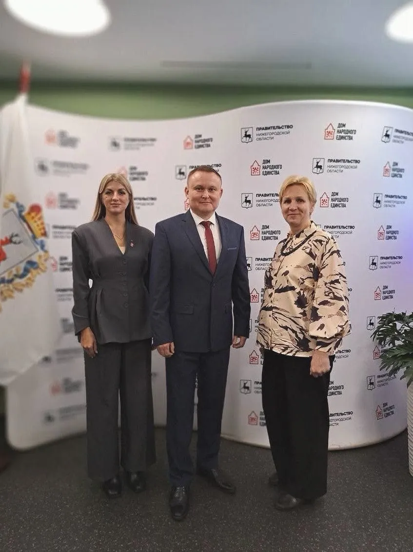 Церемония награждения волонтёров специальной военной операции под названием «СВОим сердцем» седьмой раз прошла в Доме народного единства. В числе награждённых – ковернинцы.